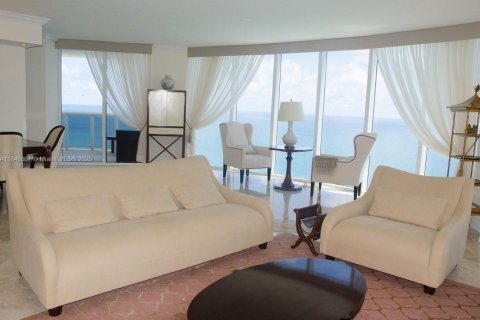 Condo in Sunny Isles Beach, Florida, 3 bedrooms  № 1842608 - photo 10