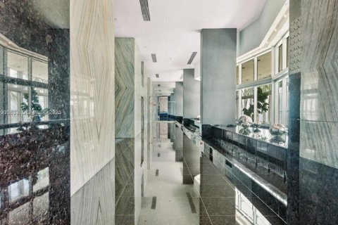 Condo in Miami, Florida, 1 bedroom № 1993975 - photo 14