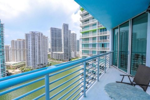Condo in Miami, Florida, 1 bedroom № 1993975 - photo 2