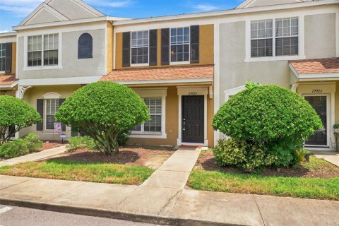 Touwnhouse à vendre à Wesley Chapel, Floride: 2 chambres, 110 m2 № 2225428 - photo 2