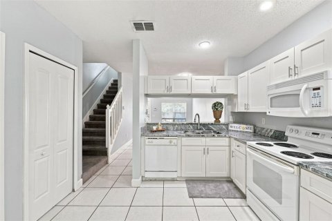 Touwnhouse à vendre à Wesley Chapel, Floride: 2 chambres, 110 m2 № 2225428 - photo 4