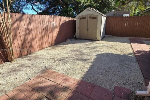 Immobilier commercial à louer à Miami, Floride: 2 chambres, 252.23 m2 № 1996574 - photo 5