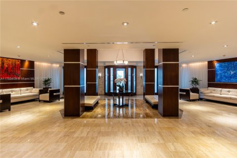 Condo in Miami, Florida, 2 bedrooms  № 1868420 - photo 4