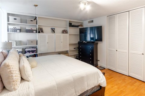 Condo in Miami, Florida, 2 bedrooms  № 1868420 - photo 28