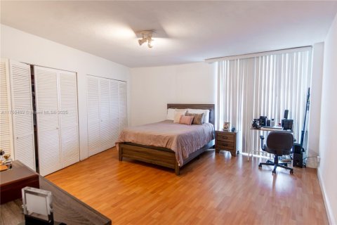 Condo in Miami, Florida, 2 bedrooms  № 1868420 - photo 23