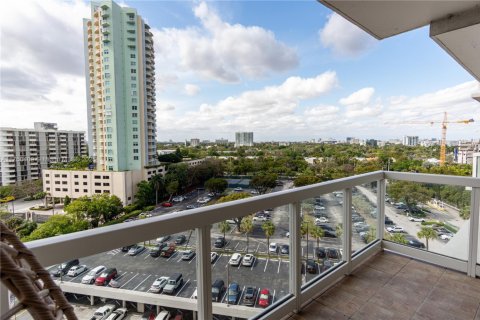 Condo in Miami, Florida, 2 bedrooms  № 1868420 - photo 19