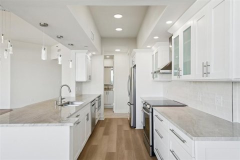 Condo in Clearwater, Florida, 3 bedrooms  № 2218951 - photo 9