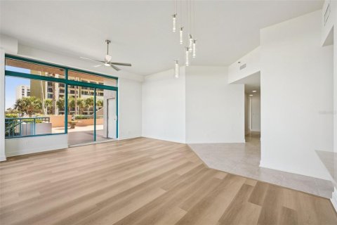 Condo in Clearwater, Florida, 3 bedrooms  № 2218951 - photo 4