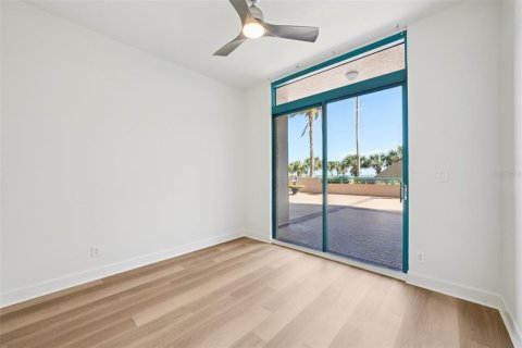 Condo in Clearwater, Florida, 3 bedrooms  № 2218951 - photo 17