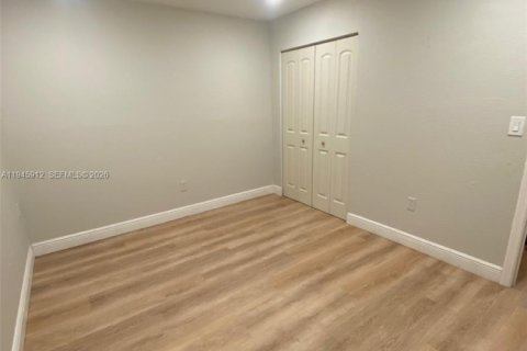 Снять в аренду кондоминиум в Пальметто-Бей, Флорида 2 спальни, 74.41м2, № 2002540 - фото 7