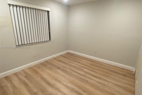 Снять в аренду кондоминиум в Пальметто-Бей, Флорида 2 спальни, 74.41м2, № 2002540 - фото 6