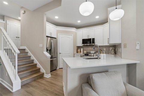 Condo in Tampa, Florida, 3 bedrooms № 2201326 - photo 11