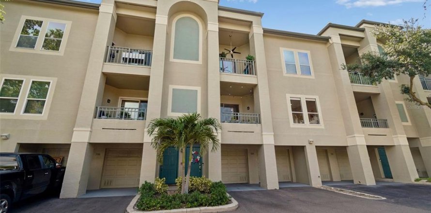 Condo in Tampa, Florida, 3 bedrooms № 2201326