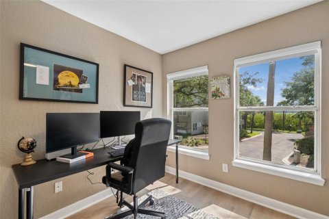 Condo in Tampa, Florida, 3 bedrooms № 2201326 - photo 30