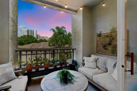 Condo in Tampa, Florida, 3 bedrooms № 2201326 - photo 2
