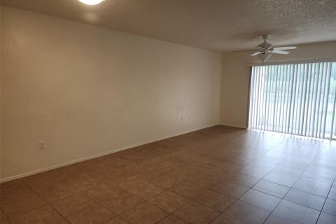 Condo in Orlando, Florida, 2 bedrooms  № 2238992 - photo 22