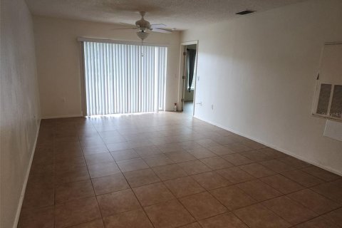 Condo in Orlando, Florida, 2 bedrooms  № 2238992 - photo 23
