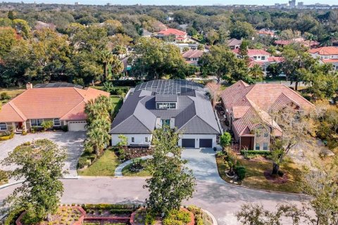 House in Orlando, Florida 4 bedrooms, 376.16 sq.m. № 1377726 - photo 2