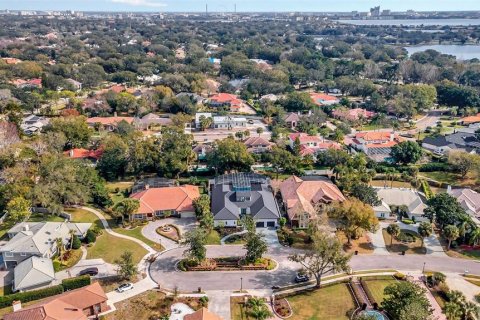 House in Orlando, Florida 4 bedrooms, 376.16 sq.m. № 1377726 - photo 3