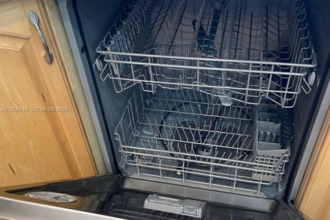 Снять в аренду кондоминиум в Халландейл-Бич, Флорида 1 спальня, 77.29м2, № 2080575 - фото 22