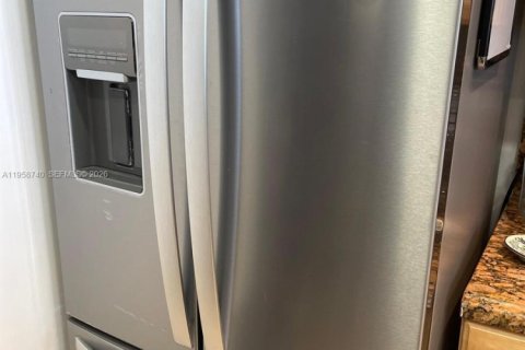 Снять в аренду кондоминиум в Халландейл-Бич, Флорида 1 спальня, 77.29м2, № 2080575 - фото 21