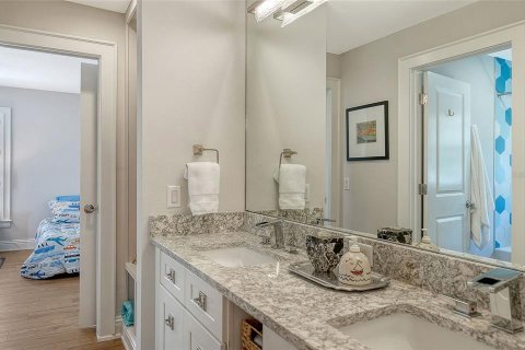 House in Sarasota, Florida 5 bedrooms, 265.05 sq.m. № 2152106 - photo 27
