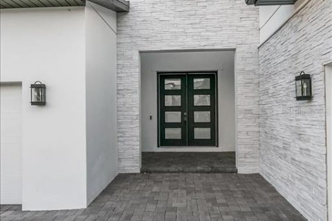 House in Orlando, Florida 4 bedrooms, 417.6 sq.m. № 2152378 - photo 3