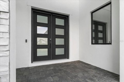 House in Orlando, Florida 4 bedrooms, 417.6 sq.m. № 2152378 - photo 4