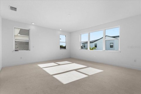 House in Orlando, Florida 4 bedrooms, 417.6 sq.m. № 2152378 - photo 25