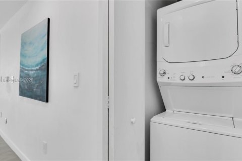 Снять в аренду кондоминиум в Майами, Флорида 2 спальни, 80.64м2, № 2003210 - фото 15