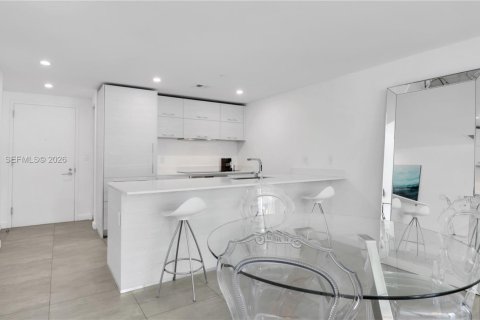 Кондоминиум с 2 спальнями в Майами, Флорида № 2003210