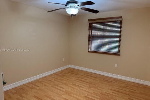 Condo in Miami, Florida, 1 bedroom  № 2001824 - photo 8