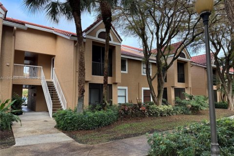 Condo in Miami, Florida, 1 bedroom  № 2001824 - photo 2