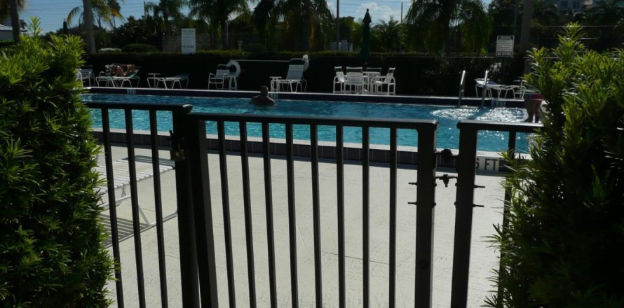 Condominio en Jupiter, Florida, 2 dormitorios № 606971