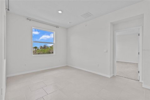 House in Plant City, Florida 4 bedrooms, 259.94 sq.m. № 1556531 - photo 15