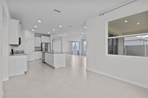 House in Plant City, Florida 4 bedrooms, 259.94 sq.m. № 1556531 - photo 16