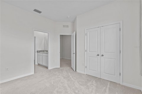 House in Plant City, Florida 4 bedrooms, 259.94 sq.m. № 1556531 - photo 28