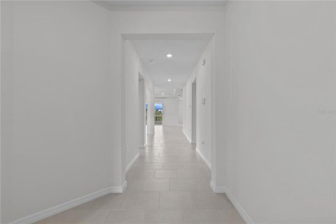 House in Plant City, Florida 4 bedrooms, 259.94 sq.m. № 1556531 - photo 10