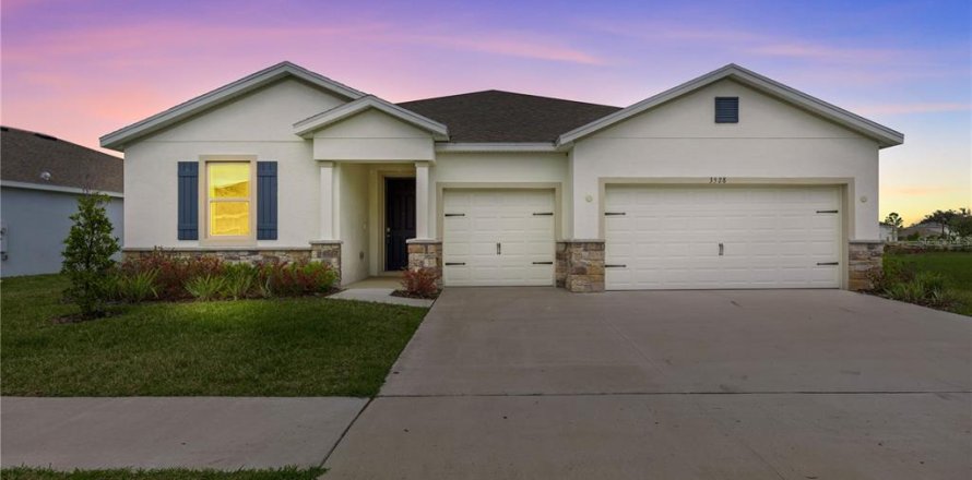 House in Plant City, Florida 4 bedrooms, 259.94 sq.m. № 1556531