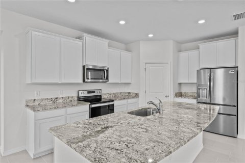 House in Plant City, Florida 4 bedrooms, 259.94 sq.m. № 1556531 - photo 18