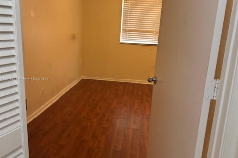 Condo in Coconut Creek, Florida, 2 bedrooms  № 1760919 - photo 13