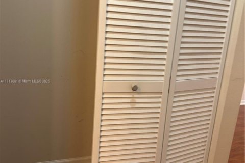Condo in Coconut Creek, Florida, 2 bedrooms  № 1760919 - photo 11