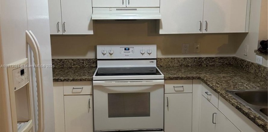 Condo in Coconut Creek, Florida, 2 bedrooms  № 1760919