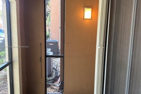 Condo in Coconut Creek, Florida, 2 bedrooms  № 1760919 - photo 27
