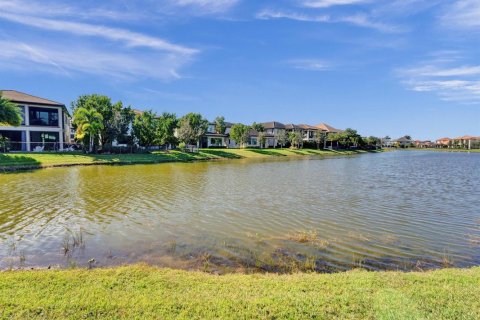 House in Parkland, Florida 6 bedrooms, 391.86 sq.m. № 2153997 - photo 5