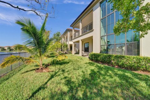 House in Parkland, Florida 6 bedrooms, 391.86 sq.m. № 2153997 - photo 4