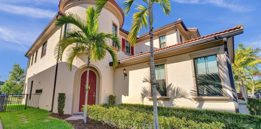 House in Parkland, Florida 6 bedrooms, 391.86 sq.m. № 2153997