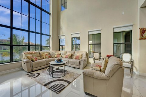 House in Parkland, Florida 6 bedrooms, 391.86 sq.m. № 2153997 - photo 10