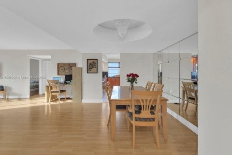 Copropriété à vendre à Aventura, Floride: 2 chambres, 154.78 m2 № 1862426 - photo 6
