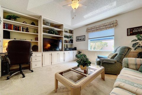 House in Weeki Wachee, Florida 2 bedrooms, 153.29 sq.m. № 1735216 - photo 13